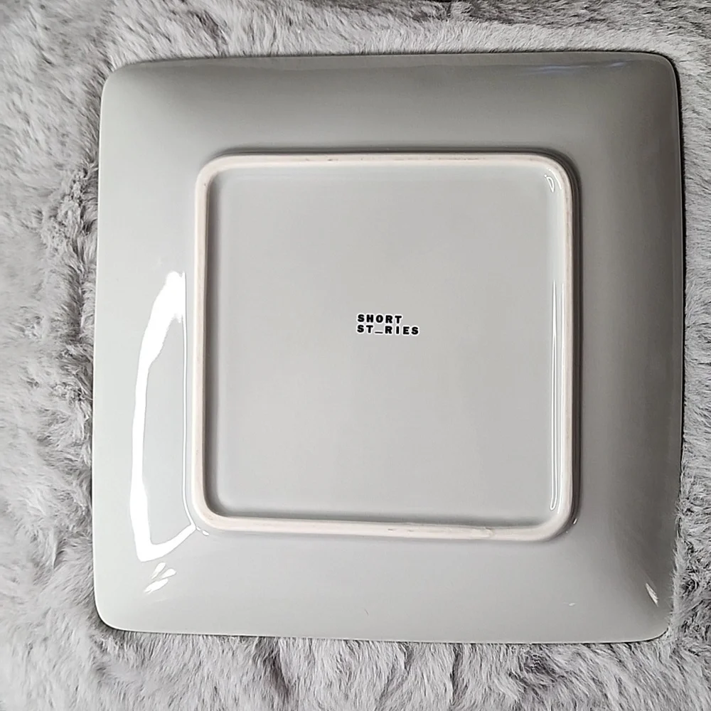 NIB Short Stories Gray Marble Pattern Set of‎ 4 Square Plates